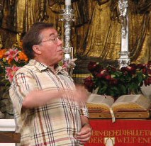 Peter Schreier: Probe/rehearsal  Bach's Johannes-Passion, Kreuzkirche Dresden, 06/2003.